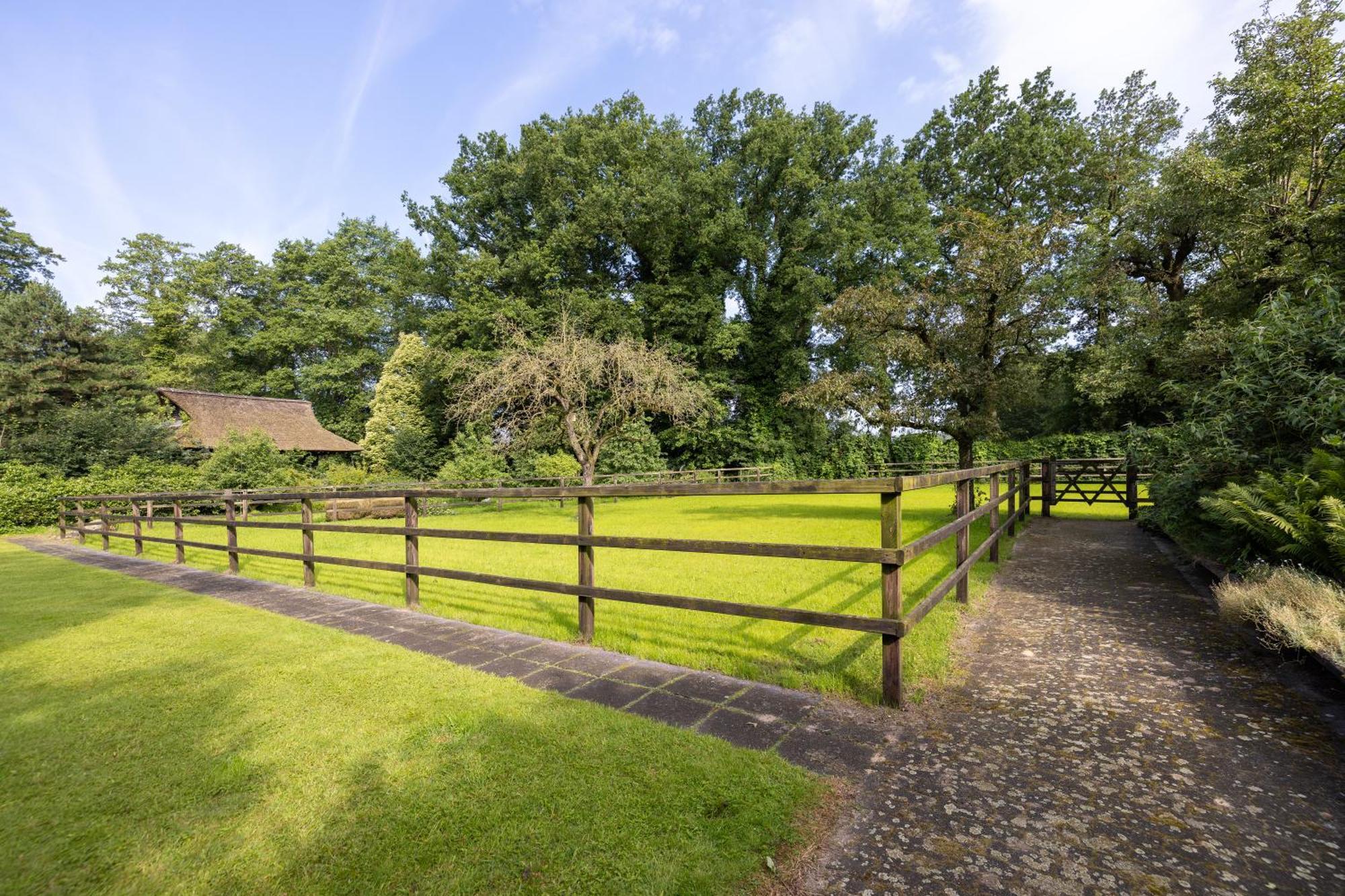 Luxe Hofstede Met Paardenstalling Люнтерен Экстерьер фото
